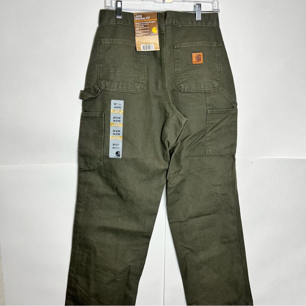 Item sold and can’t get it deleted from closet.  Please don’t order!!